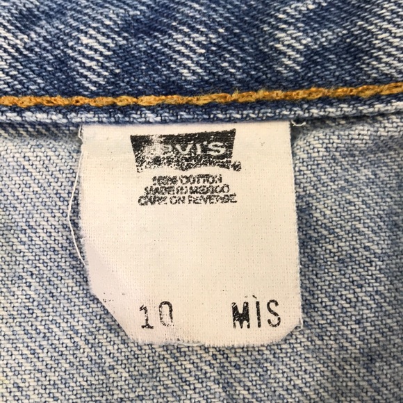 Vintage Levi’s Distressed Cut-Off Jean Shorts - Picture 4 of 5